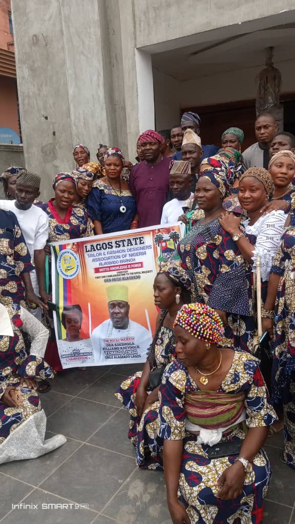 The fashion designers asso of Orile Alagbado Kingdom on a  visit to the palace of Oba Adeshoga Williams